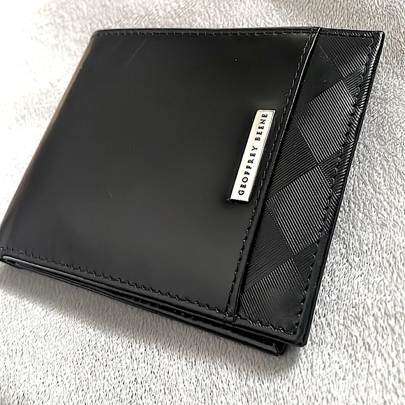 Geoffrey Beene Black Bi-Fold Wallet EUC - Picture 2 of 15